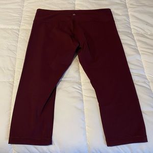 Lululemon crop yoga pants - maroon